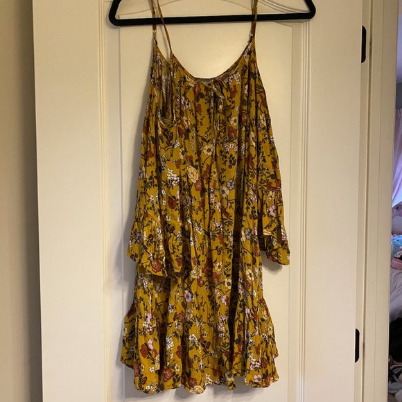 Yellow Short Floral Sundress - Picture 2 of 3